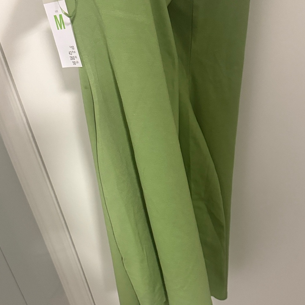 Primark Green Backless Dress - Picture 6 of 6
